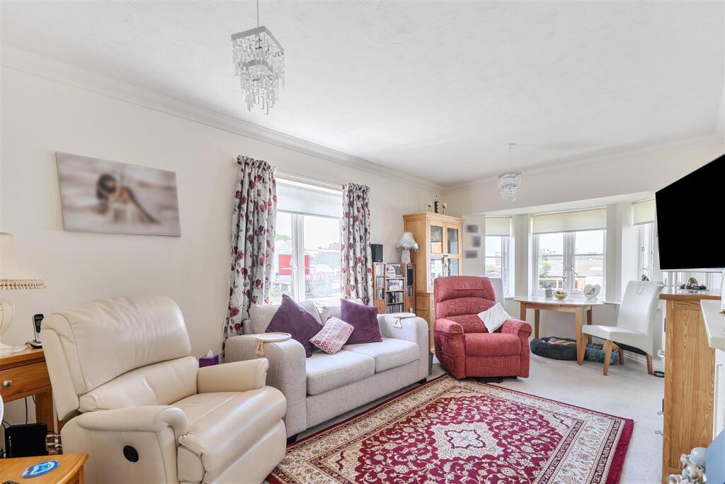 Priory Lodge, Christchurch, Dorset - View 2