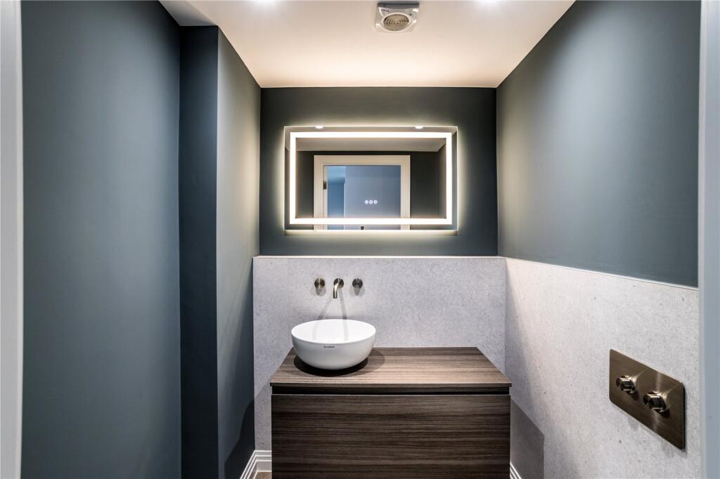 House in Guildford - View 5