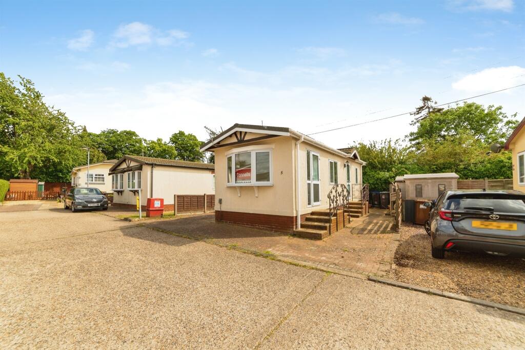 Main image of property: Hillcrest Park, Letchworth Garden City