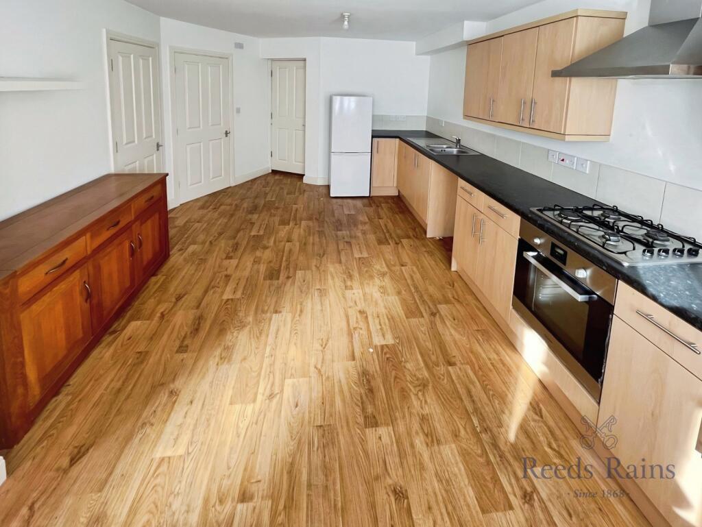 House in Stoke-on-Trent - View 4