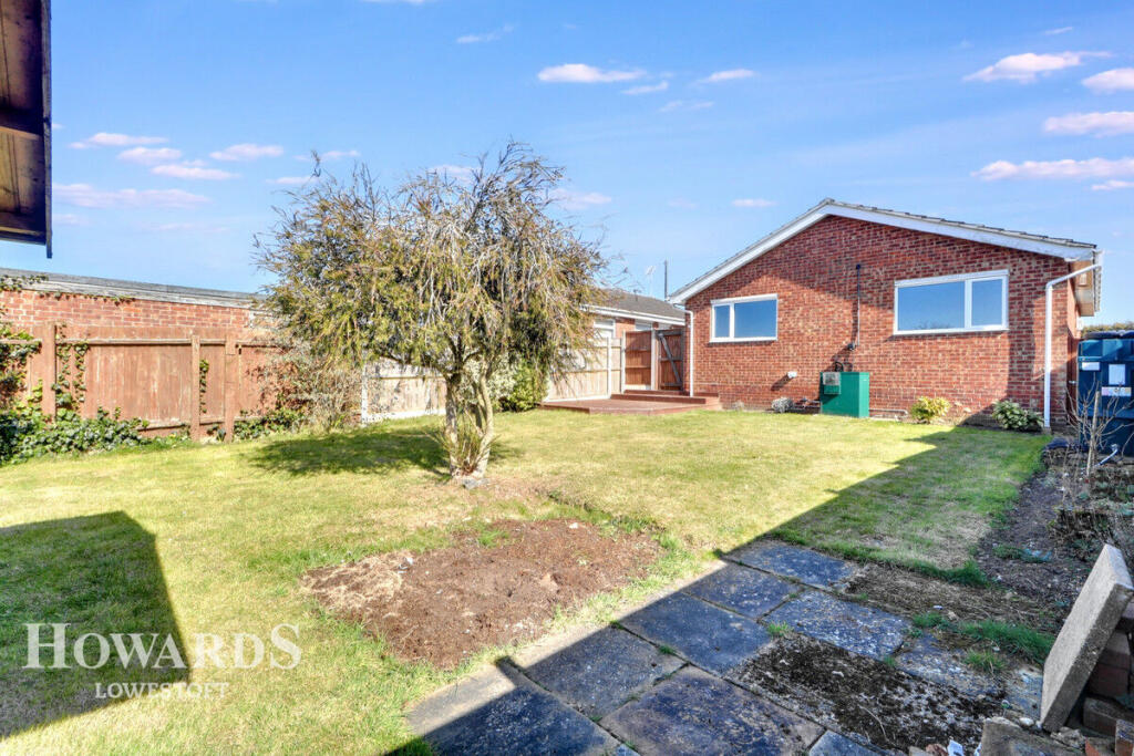 Kesgrave Drive, Lowestoft photo 2