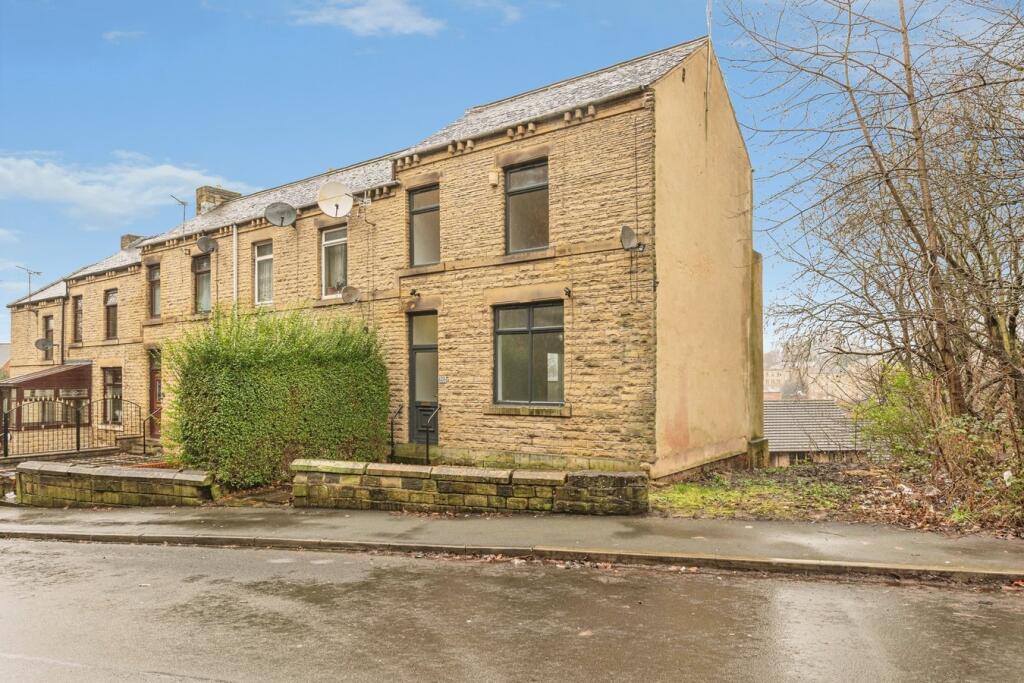 Main image of property: Warwick Road, Batley, WF17