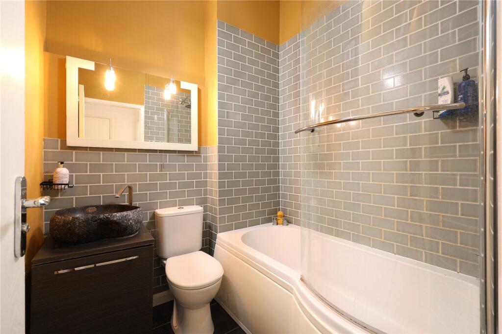 Apartment in Bristol - More