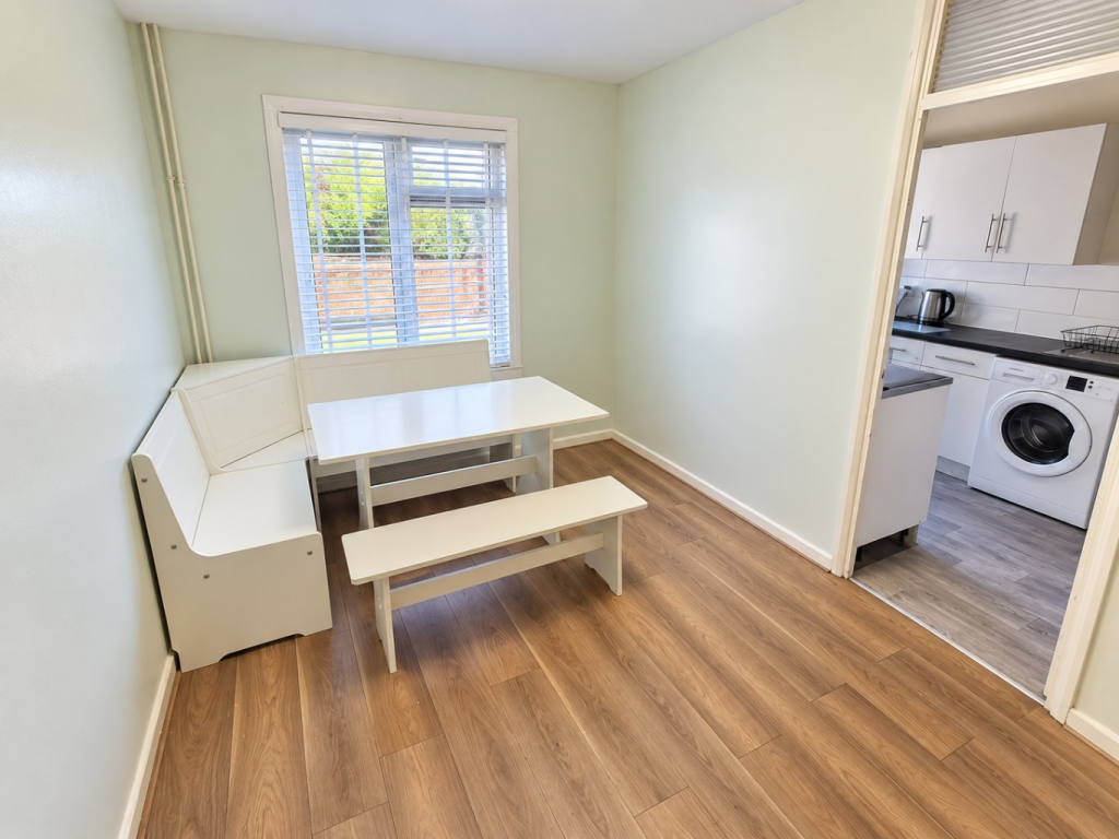 House in Luton, Hockwell Ring, Leagrave - View 3