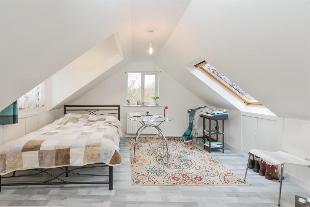 House in Tunbridge Wells, Kent - View 2