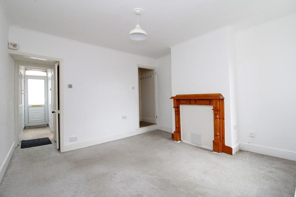 House in Rugby, Warwickshire - View 3