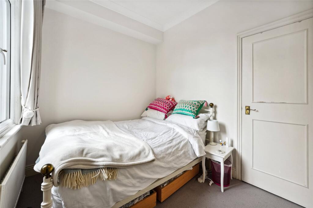 34, Kelmscott Road photo 3
