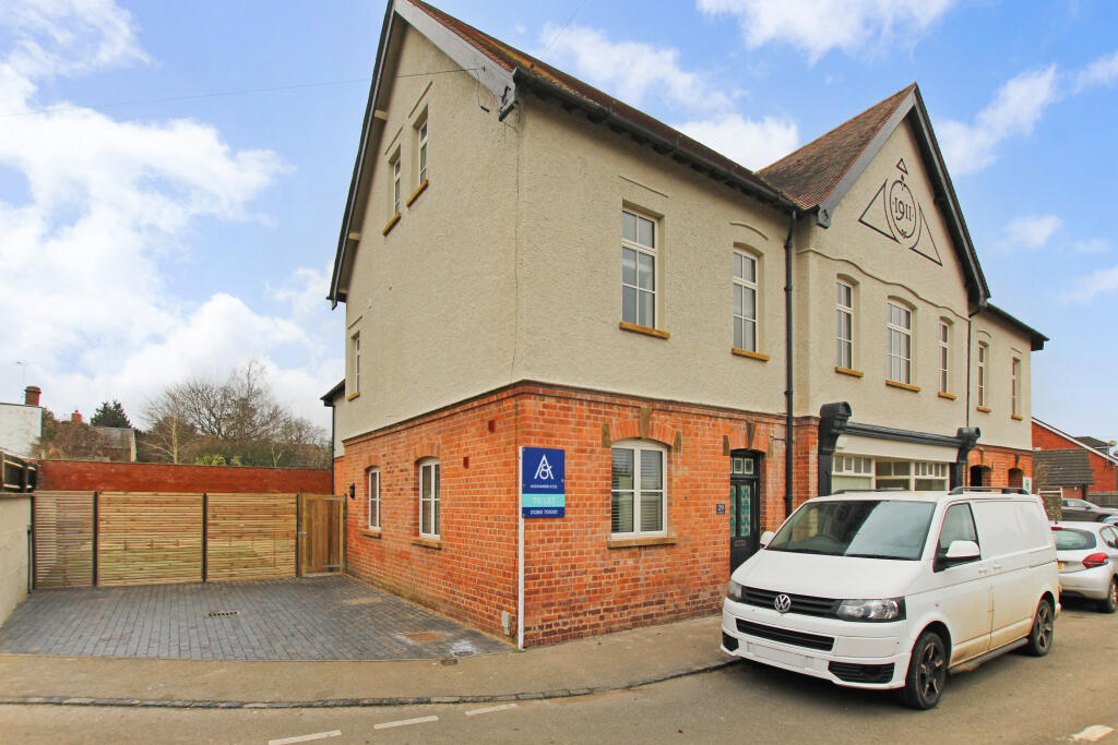 Main image of property: High Street, Middleton Cheney, Northamptonshire, OX17