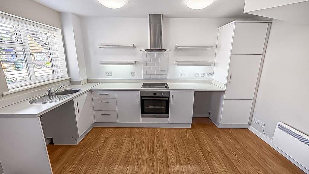 House in Dartford - More