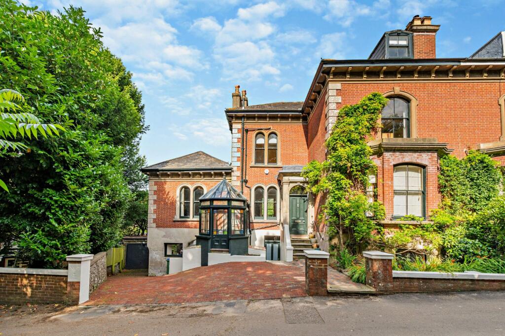 Wallands Crescent, Lewes, East Sussex photo 4
