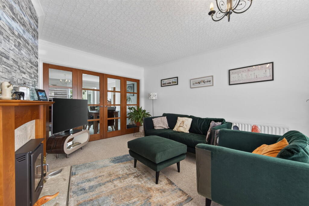 House in Kettering, Leisure Village - More