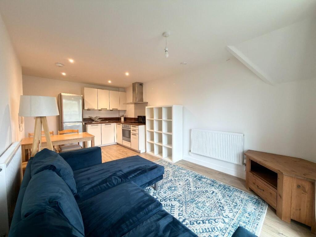 Apartment in Manchester, Whalley Range - View 5