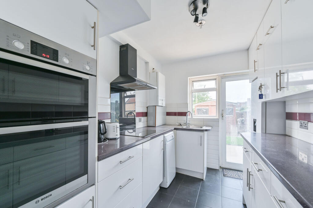 House in Croydon - View 2