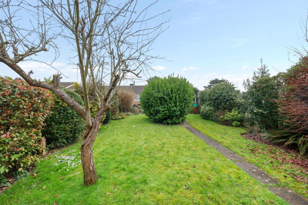 Chelsea Close, Cheltenham, GL53 7QN photo 2