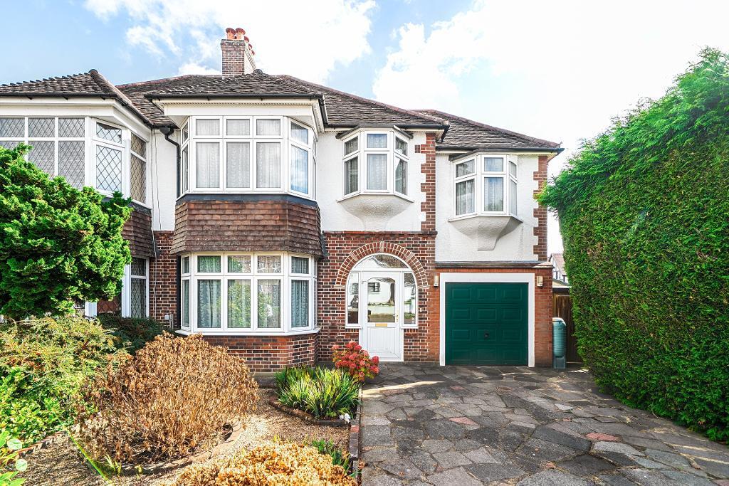 Main image of property: Cranleigh Gardens, South Croydon, Surrey, CR2 9LD