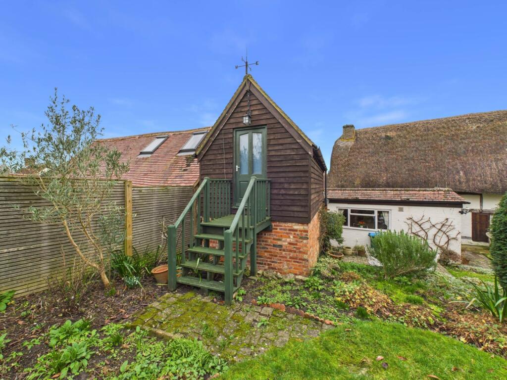 House in Long Crendon - View 4