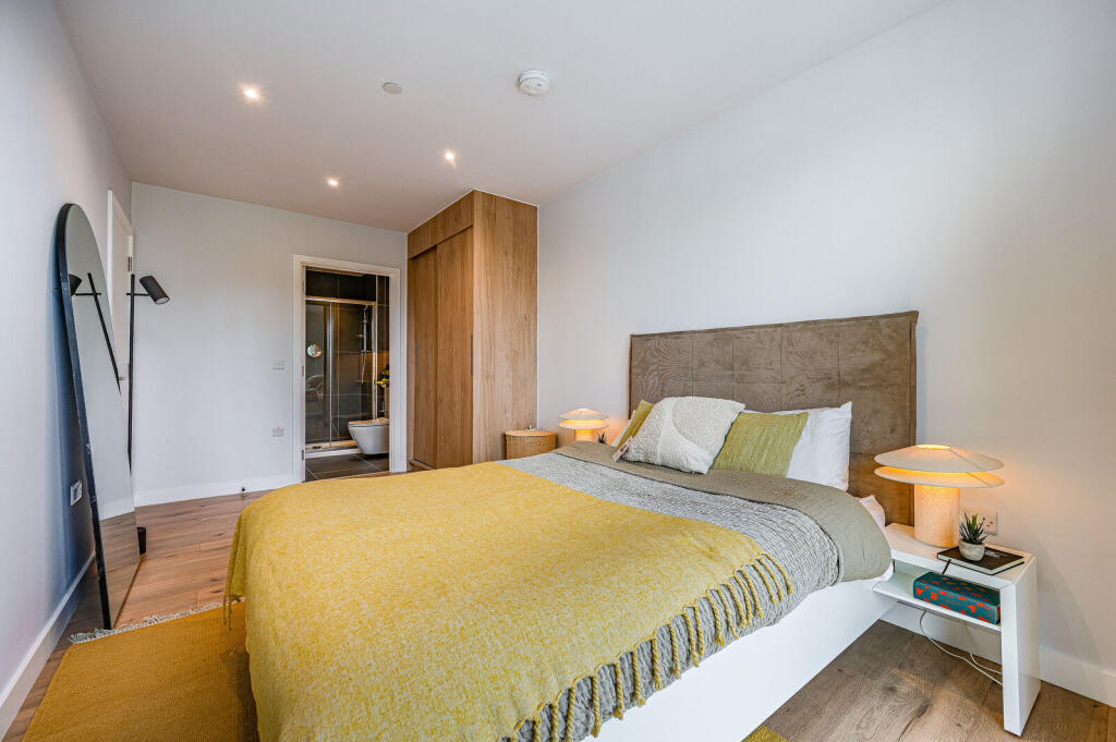 Apartment in London - View 2