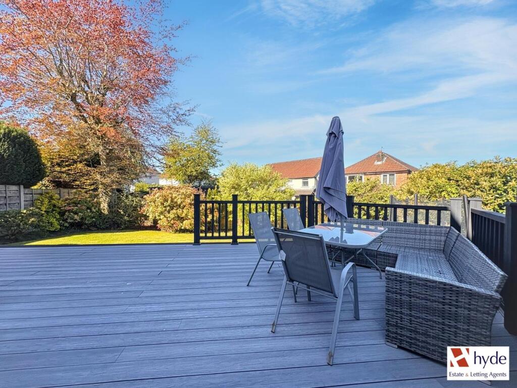 Alum Crescent, Sunnybank, Bury. BL9 8EA – další
