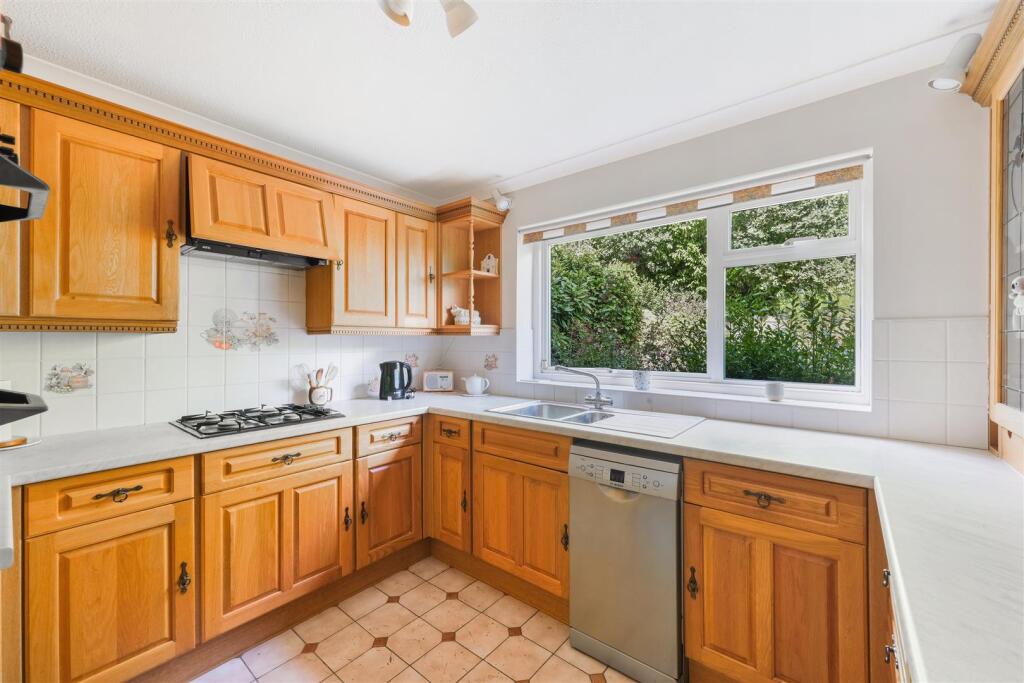 House in Tadworth, Nork - View 5