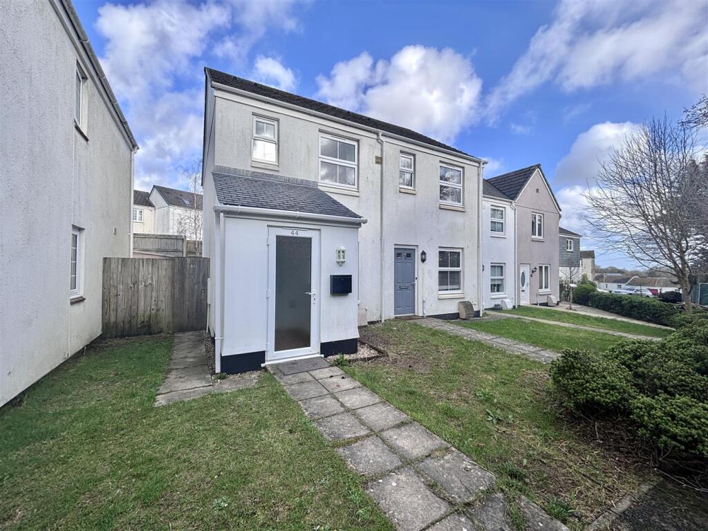 Main image of property: Round Ring Gardens, Penryn