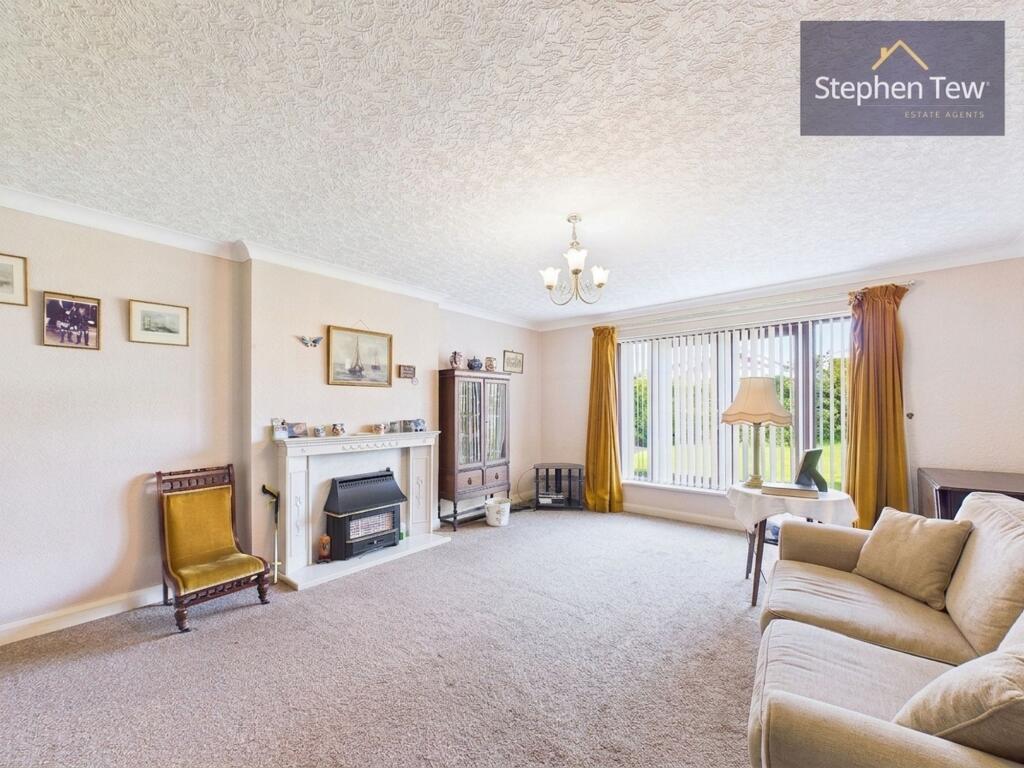 Sedgefield Close, Blackpool, FY4 photo 2