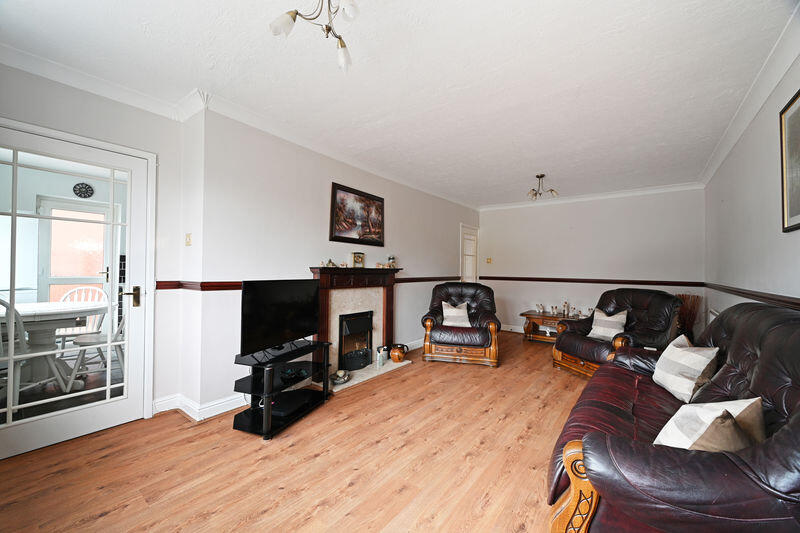 Matlock Drive, Inkersall, Chesterfield photo 3