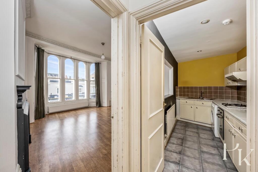 Apartment in Hove, Aldrington - More