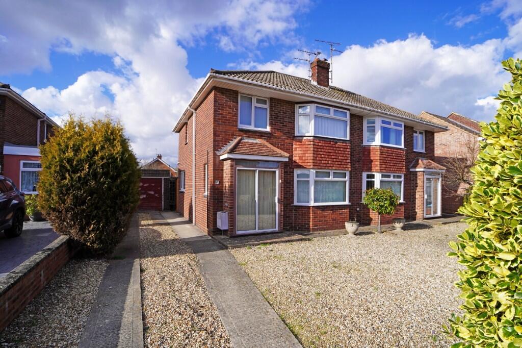 Main image of property: Elmswood Close, Swindon, Wiltshire, SN2
