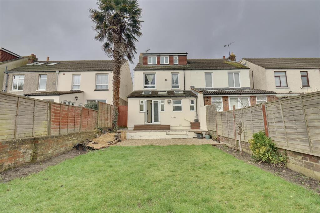 House in Portsmouth, Kingston, Baffins - View 5