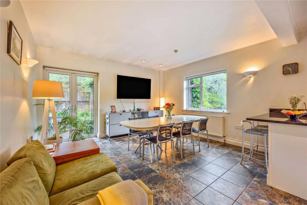 House in Newbury, West Berkshire - View 4