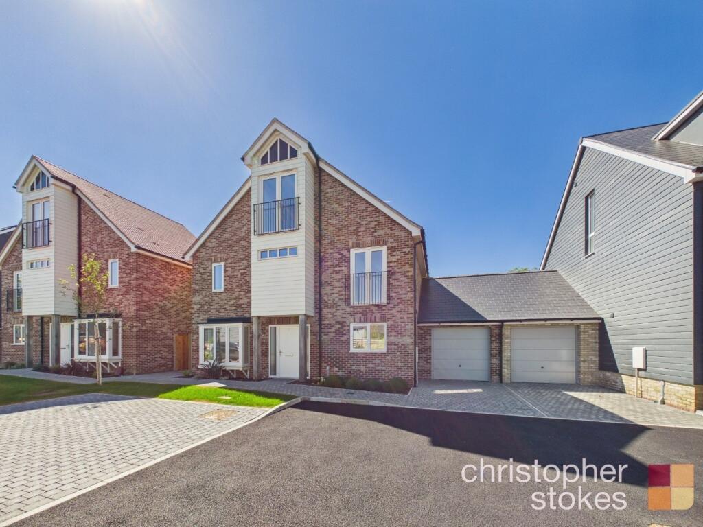 Main image of property: Kingfisher, The Chimes, Old Nazeing Road, Broxbourne, Essex, EN10 6SD