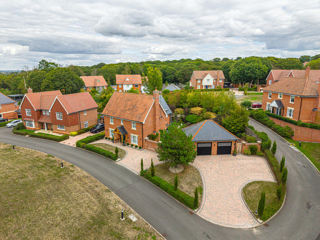 House in Castle Point, Essex - View 2