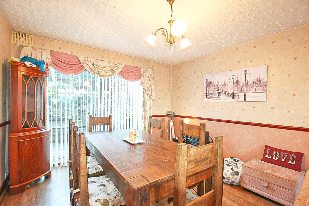 Camberley Crescent, ETTINGSHALL PARK, WV4 6QR photo 4
