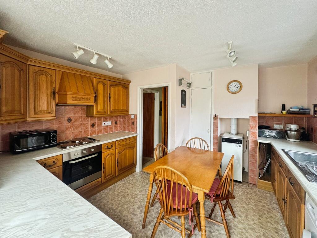 House in Warminster, Tascroft Rise, Wiltshire - View 5