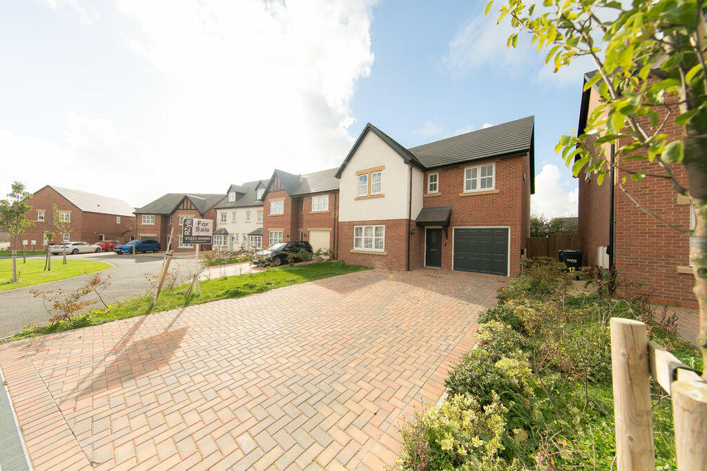 4-bed detached on 14, Spring Lane, Poulton - le - Fylde, Lancs FY6 7ZD, £429,950