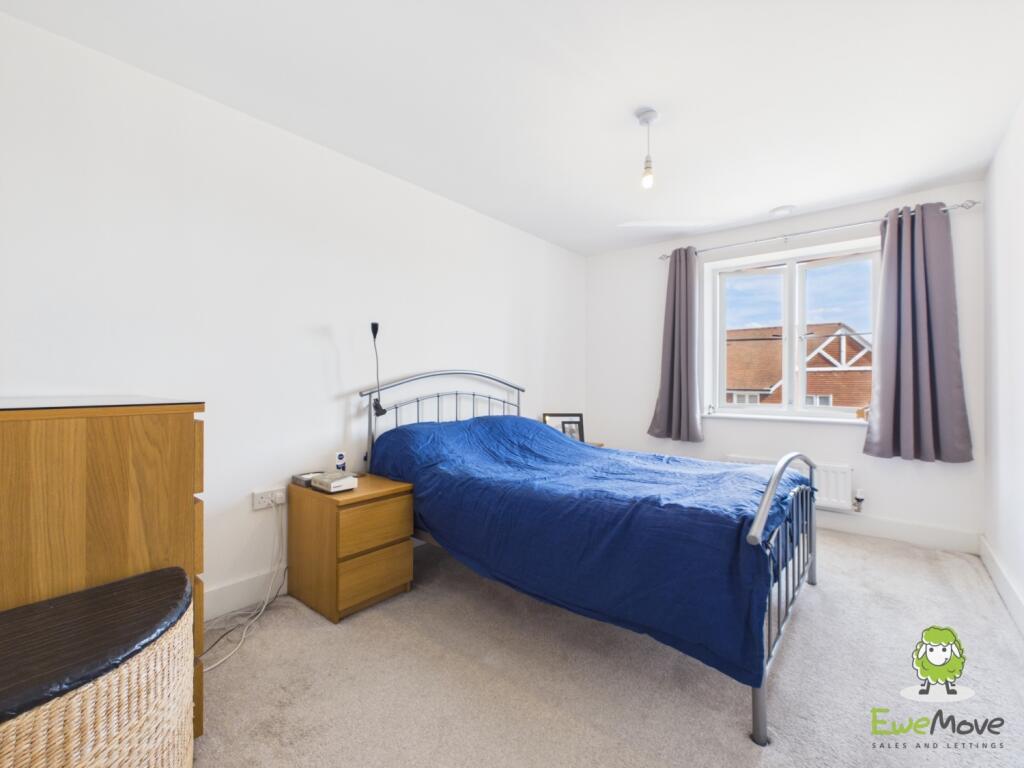 Apartment in Reading - View 4