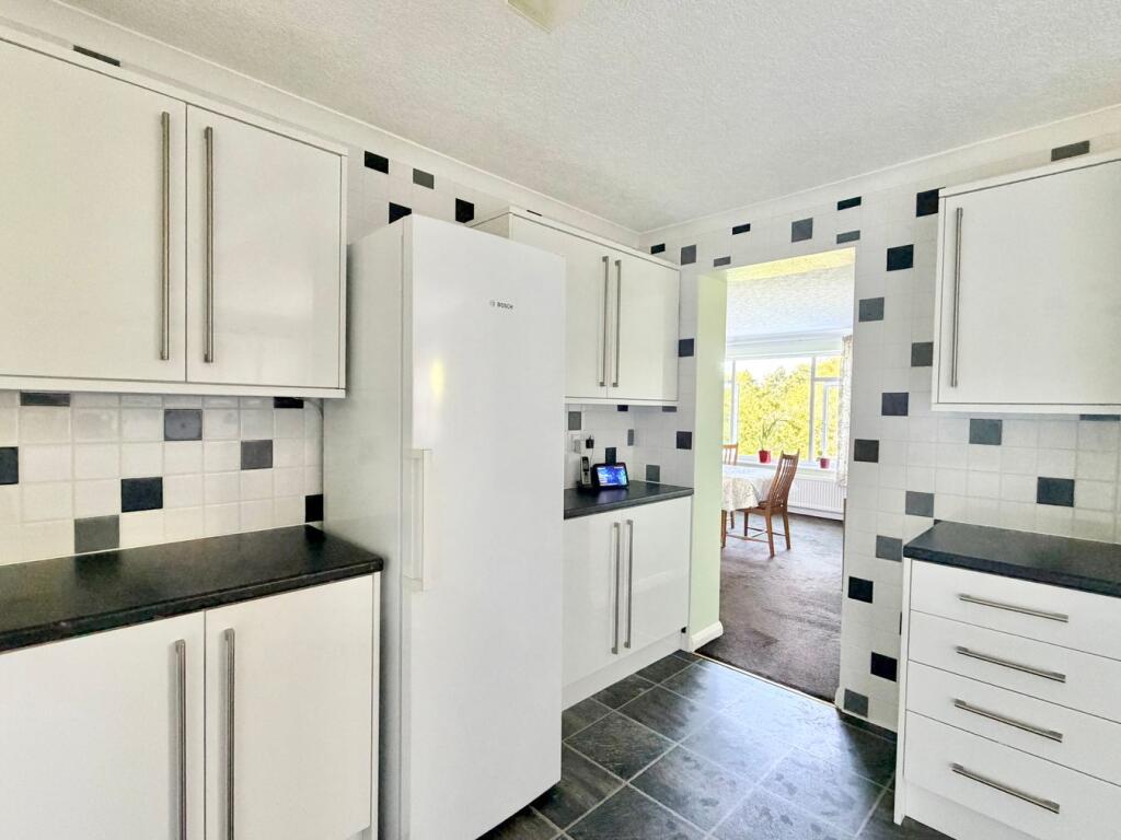 House in Bexhill-on-Sea, White Hill - View 4