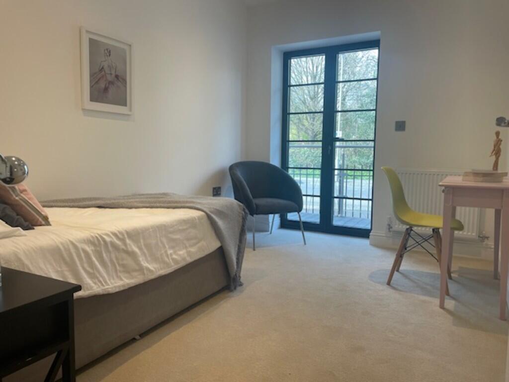 Apartment in Surbiton, Oakhill, Berrylands - More