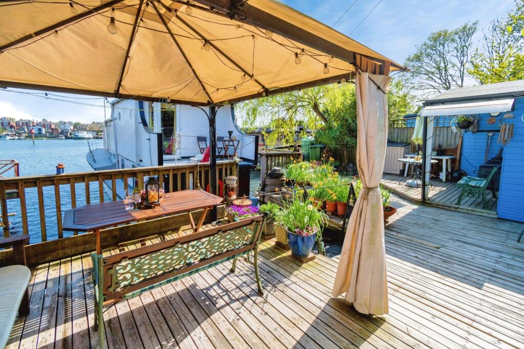 Pettinger Gardens, Southampton, Hampshire, SO17 - View 4