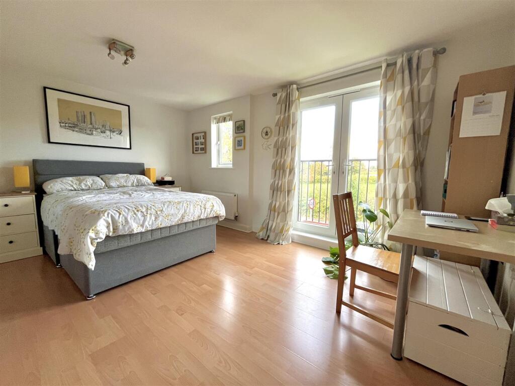 Wellfield Lane, Hale, Altrincham photo 3