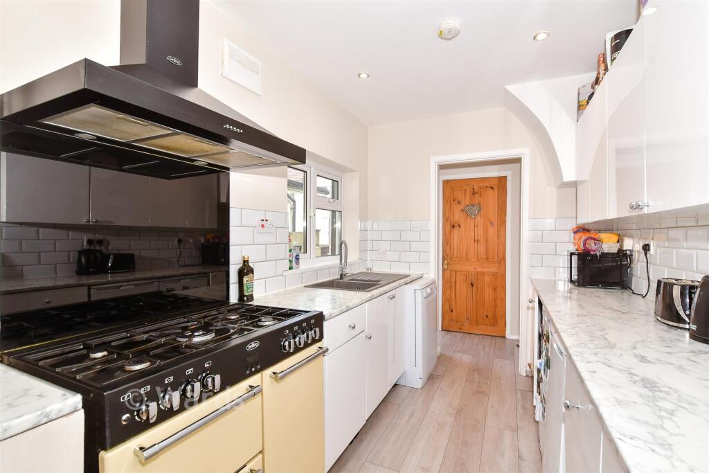 Bramley Road, Snodland, Kent photo 3