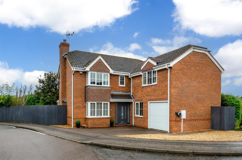 5-bed detached on Coltsfoot Way, Broughton Astley., £535,000