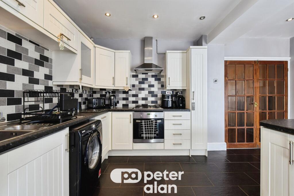 House in Tredegar, Llechryd, Rhymney - View 4