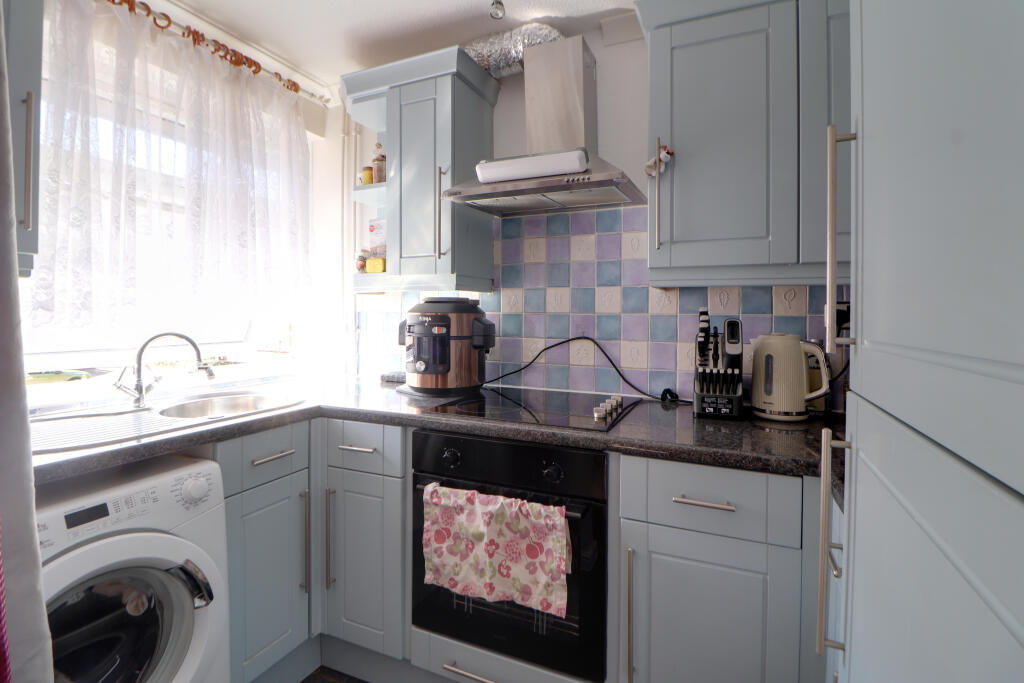 Roundmead, Stevenage, Hertfordshire photo 5