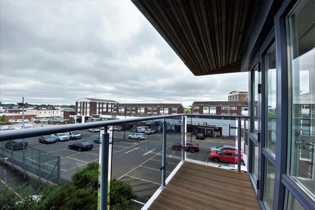 Apartment in Coventry - More