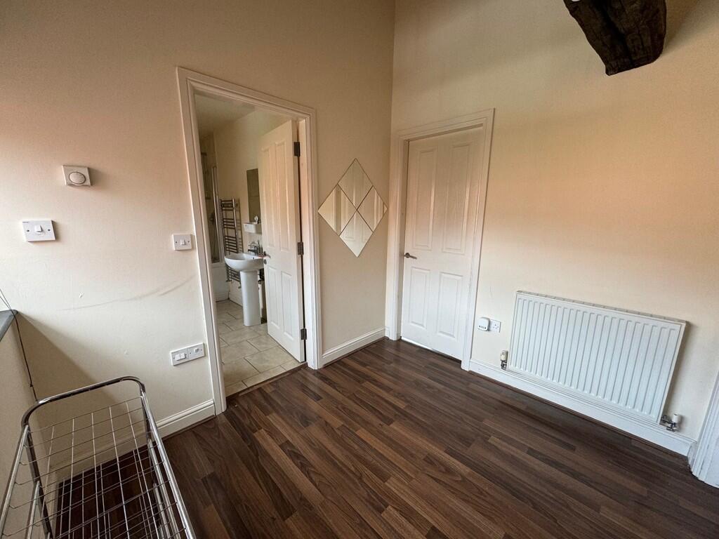Apartment in Sheffield, White Croft Works, City Centre - View 4
