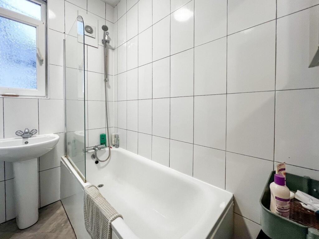5 bedroom terraced house for rent