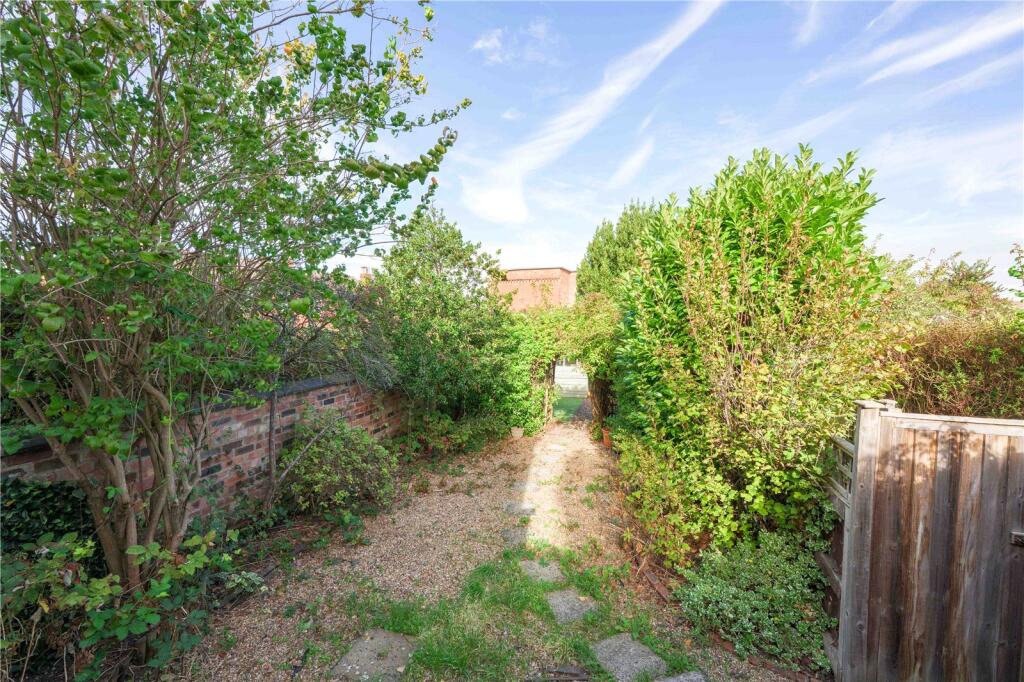 House in Nottingham - View 4