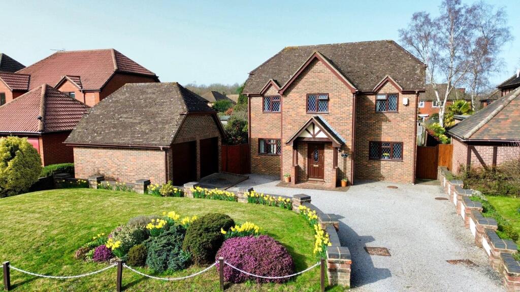 5-bed detached on Thomas Lane, Finchampstead, Wokingham, Berkshire, RG40, £875,000