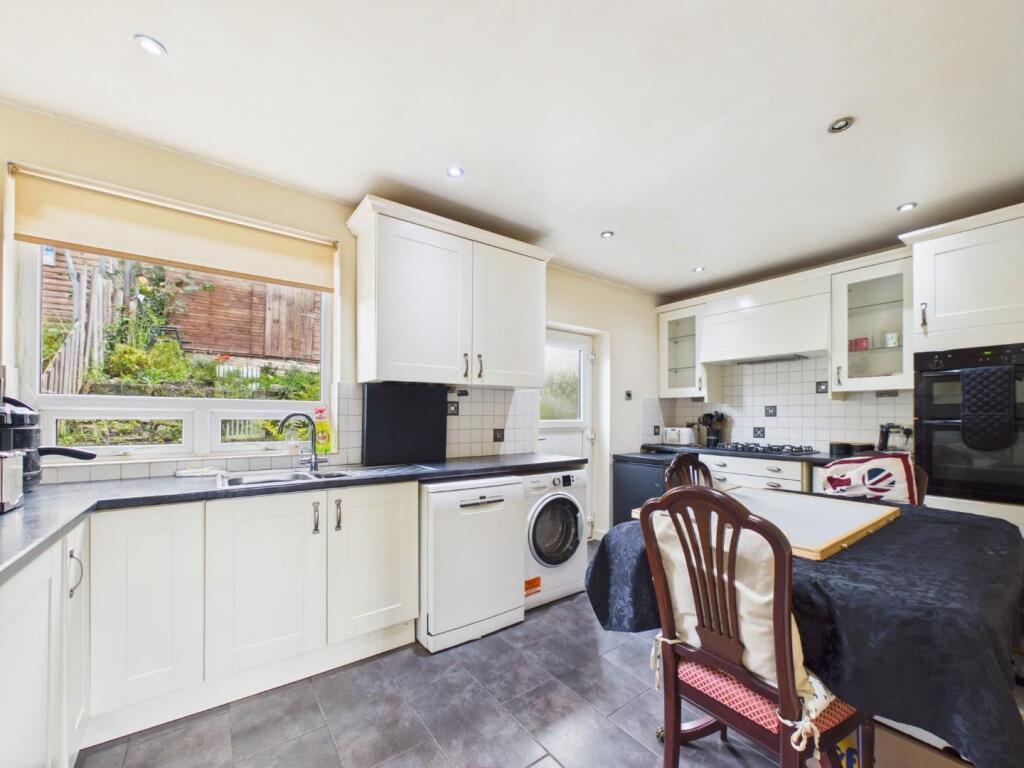 House in Bradford - View 4